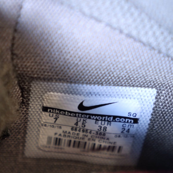 Size 7 - Nike Dunk Sky SneakerBoot 2.0 Dark Loden Raspberry - Picture 13 of 14